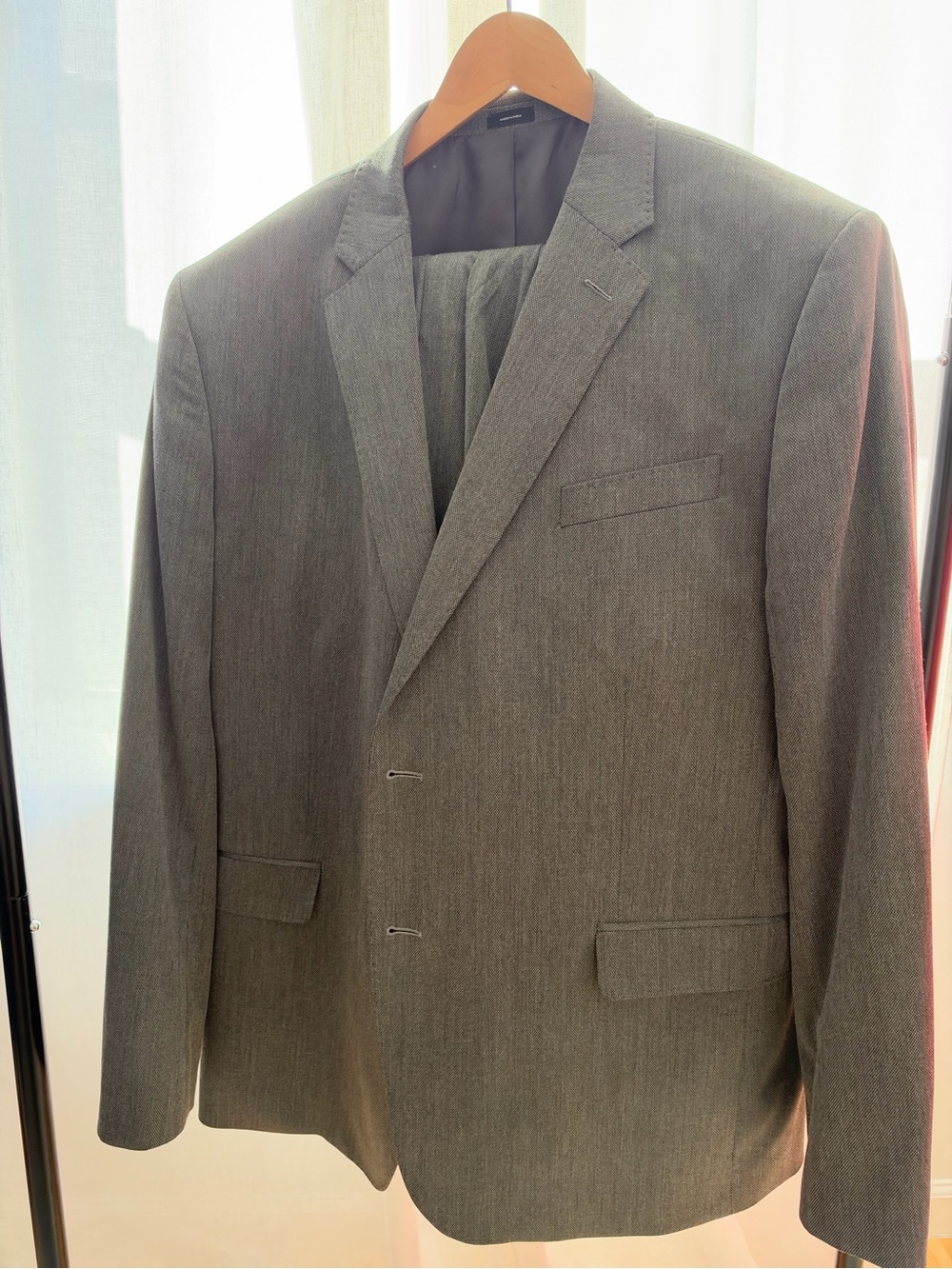 Men's Gray Dress Suit - Suit Jacket (Slim 46R) and Slim Tailored Trousers 38 x30
